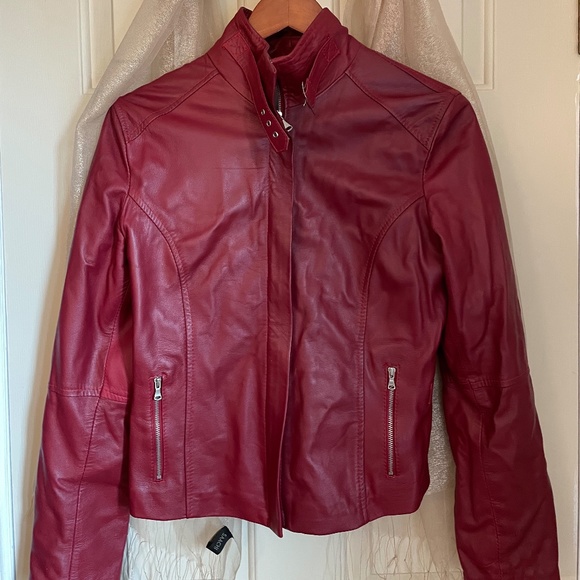 Leather jacket - Picture 1 of 2